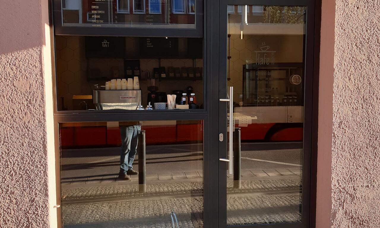 Výsuvné okno Holešovice