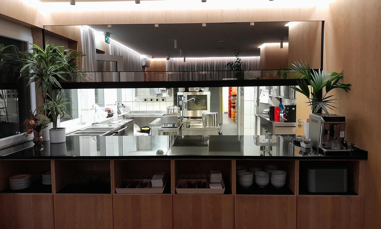 Výsuvné okno Soukromá klinika LOGO s.r.o.