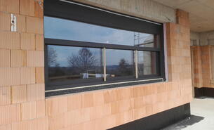 Výsuvné motorické okno České Budějovice - #1